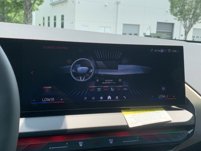 Vehicle image 23 of 37