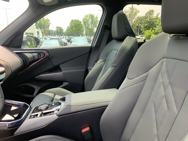 Vehicle image 15 of 37