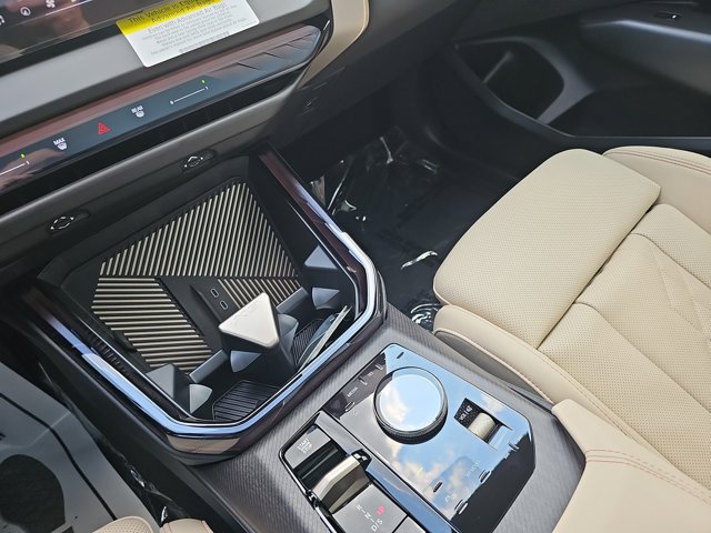 Vehicle image 25 of 39