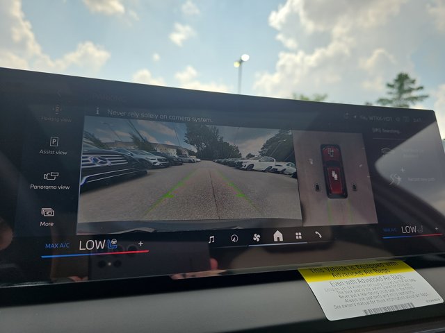 Vehicle image 22 of 39
