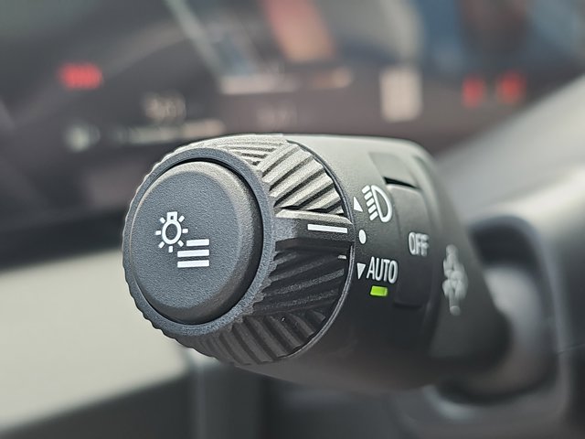 Vehicle image 36 of 39