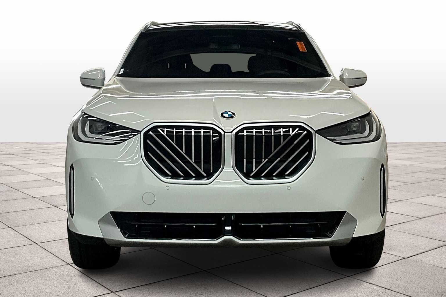 Vehicle image 2 of 35