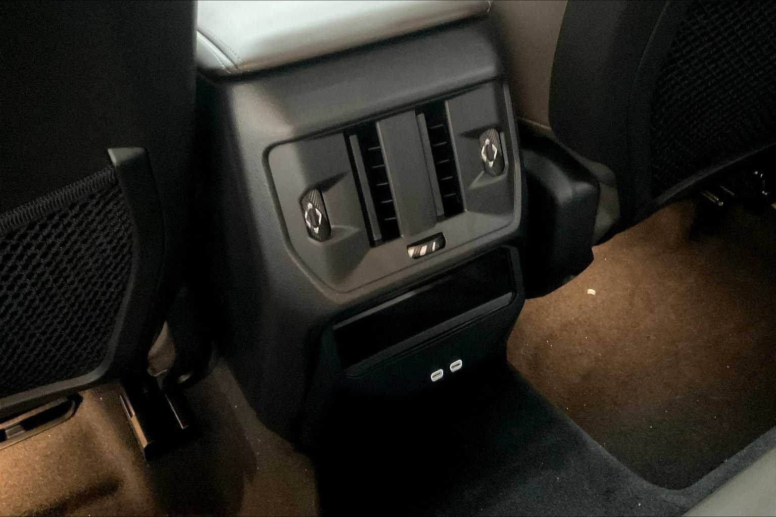 Vehicle image 16 of 35