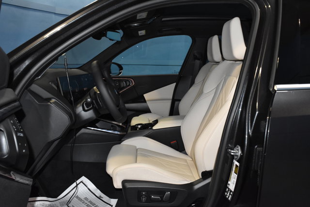 Vehicle image 11 of 27
