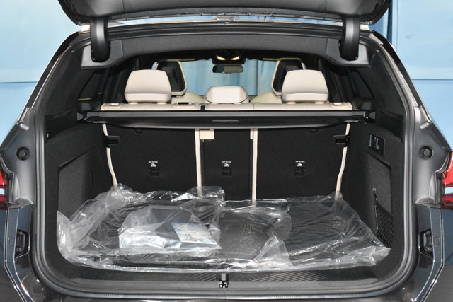 Vehicle image 25 of 27