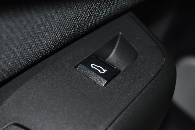 Vehicle image 10 of 27