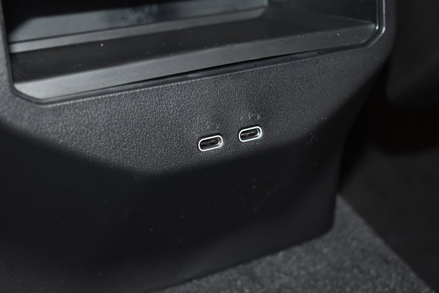 Vehicle image 22 of 28