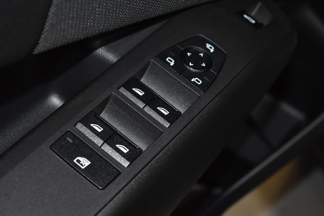 Vehicle image 9 of 28