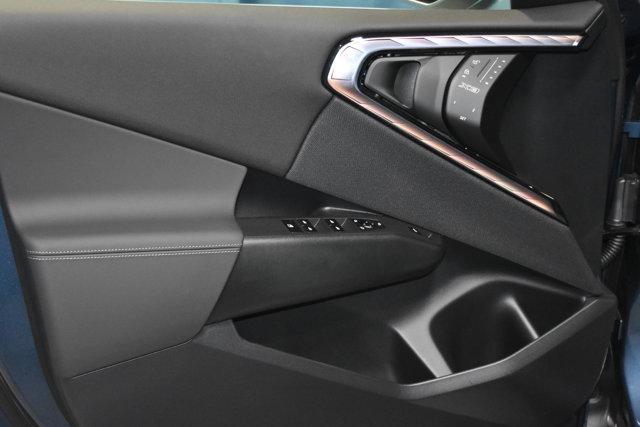 Vehicle image 7 of 28