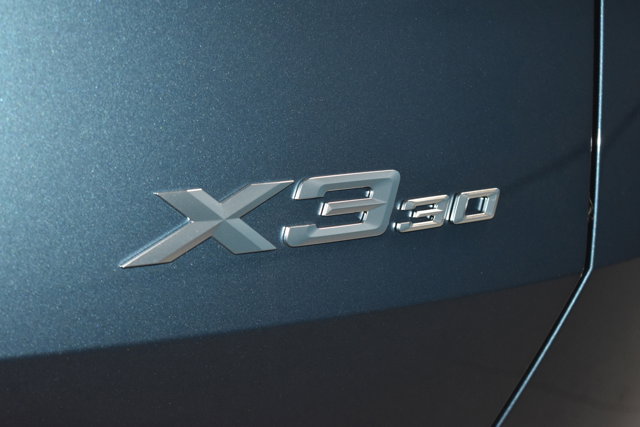 Vehicle image 25 of 28