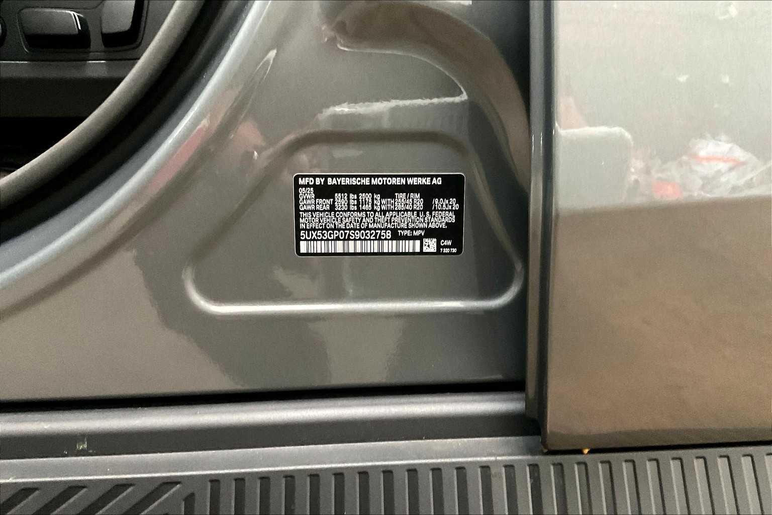 Vehicle image 7 of 32