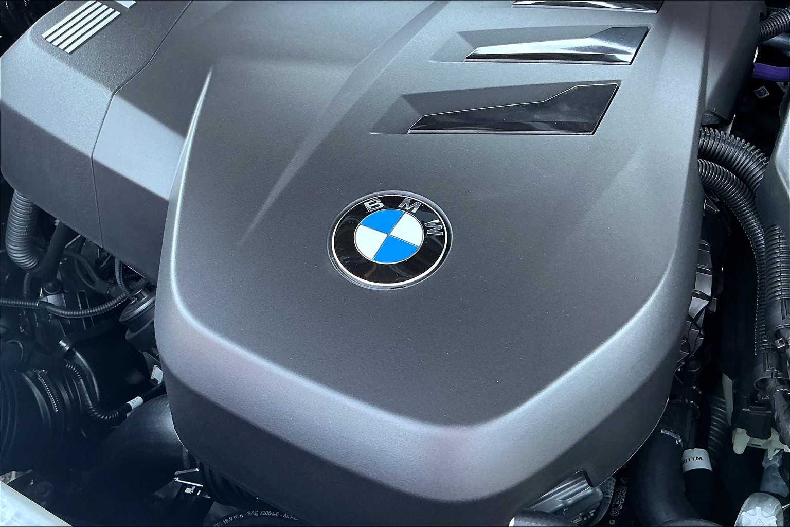 Vehicle image 31 of 36