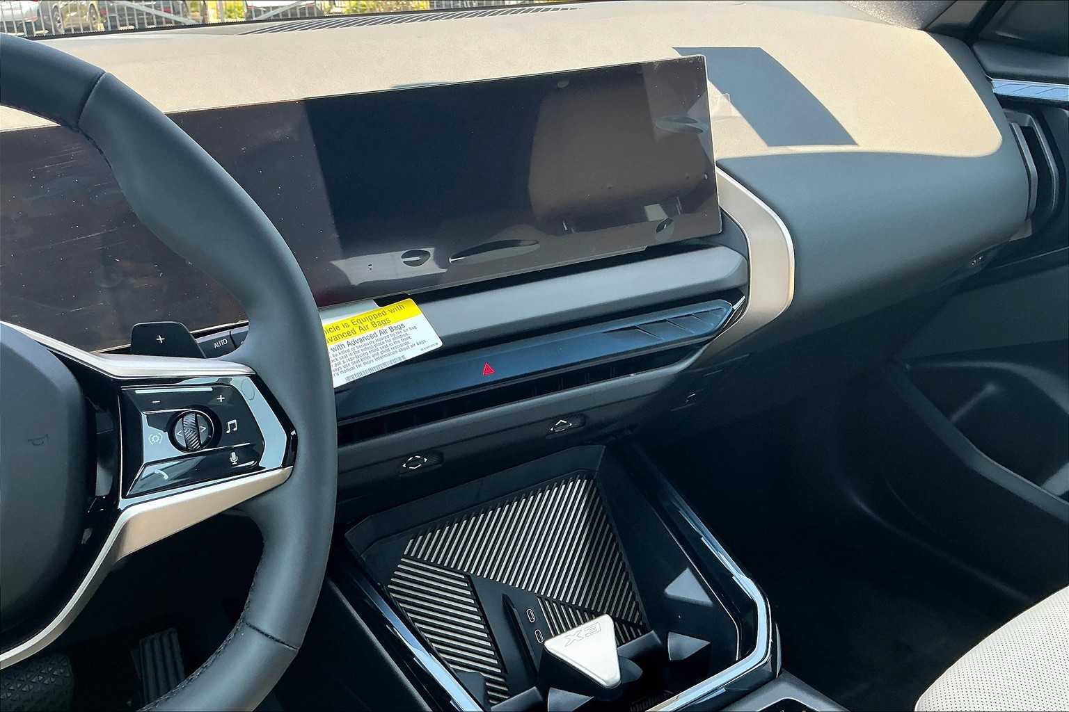 Vehicle image 9 of 36