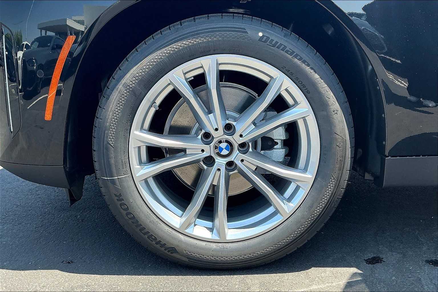 Vehicle image 14 of 36