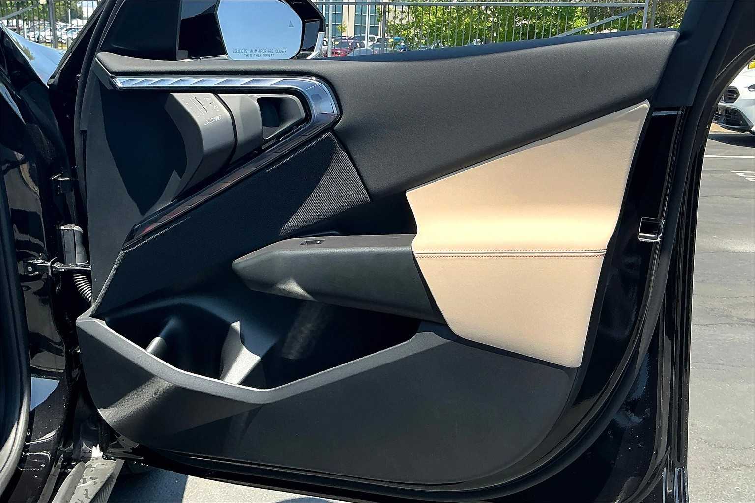 Vehicle image 29 of 36