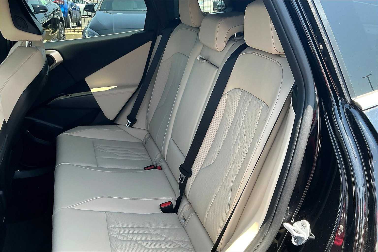 Vehicle image 12 of 36