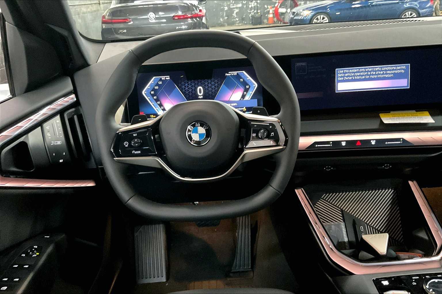 Vehicle image 18 of 32