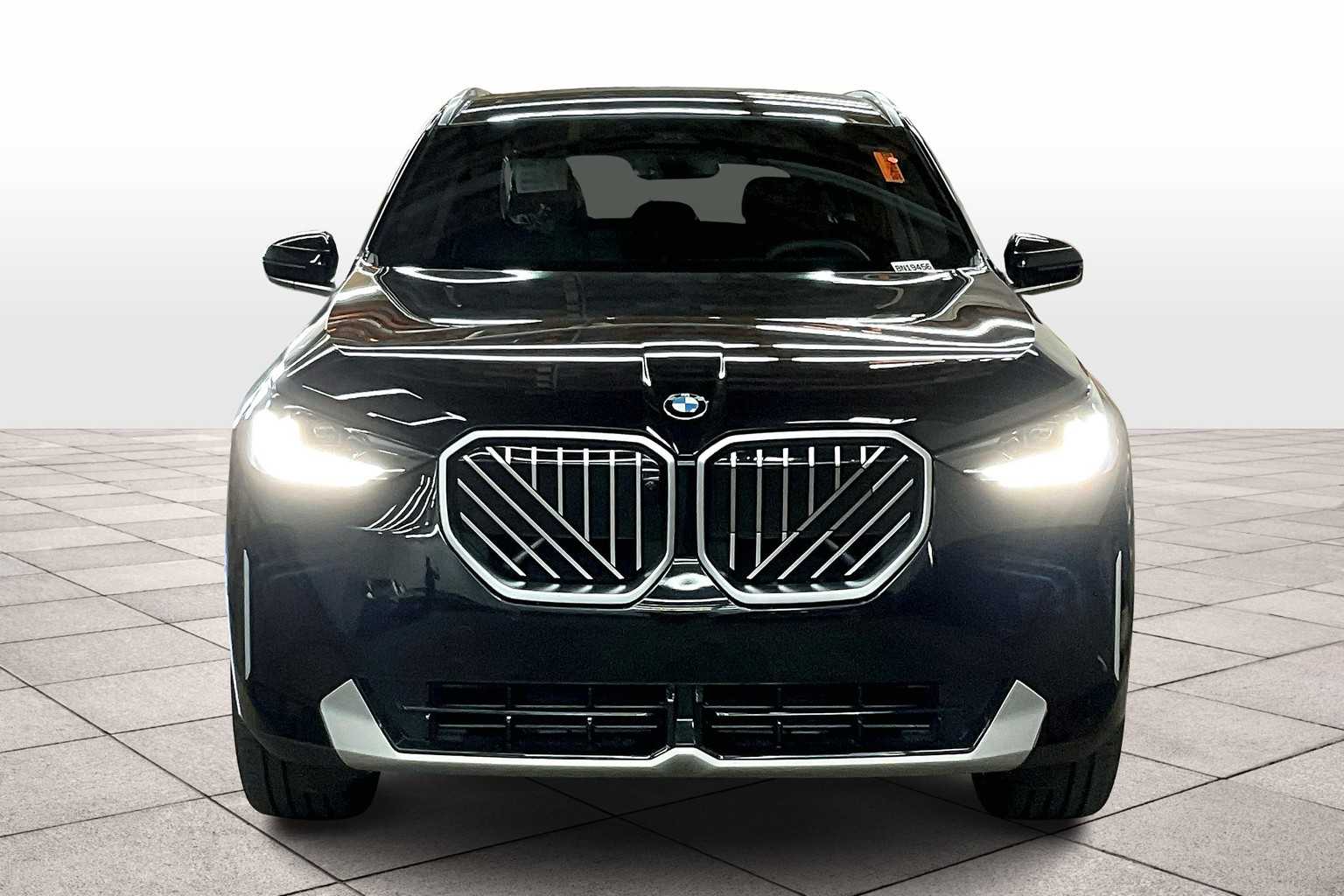 Vehicle image 2 of 32