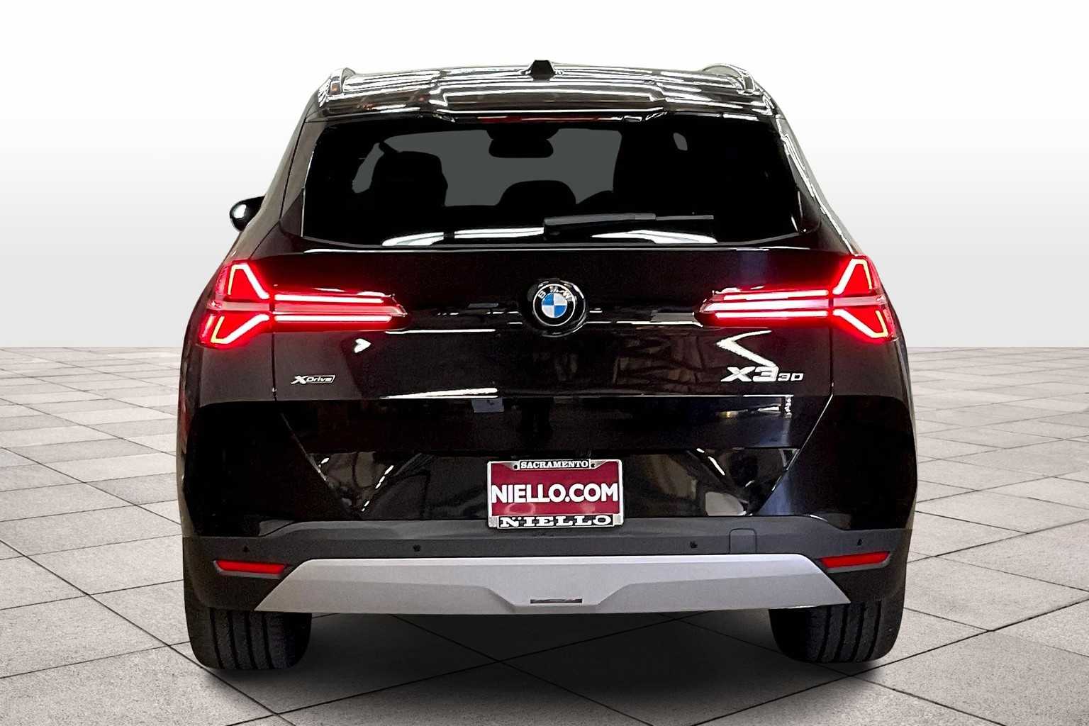 Vehicle image 5 of 32