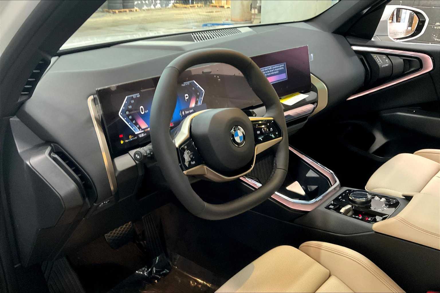 Vehicle image 16 of 32