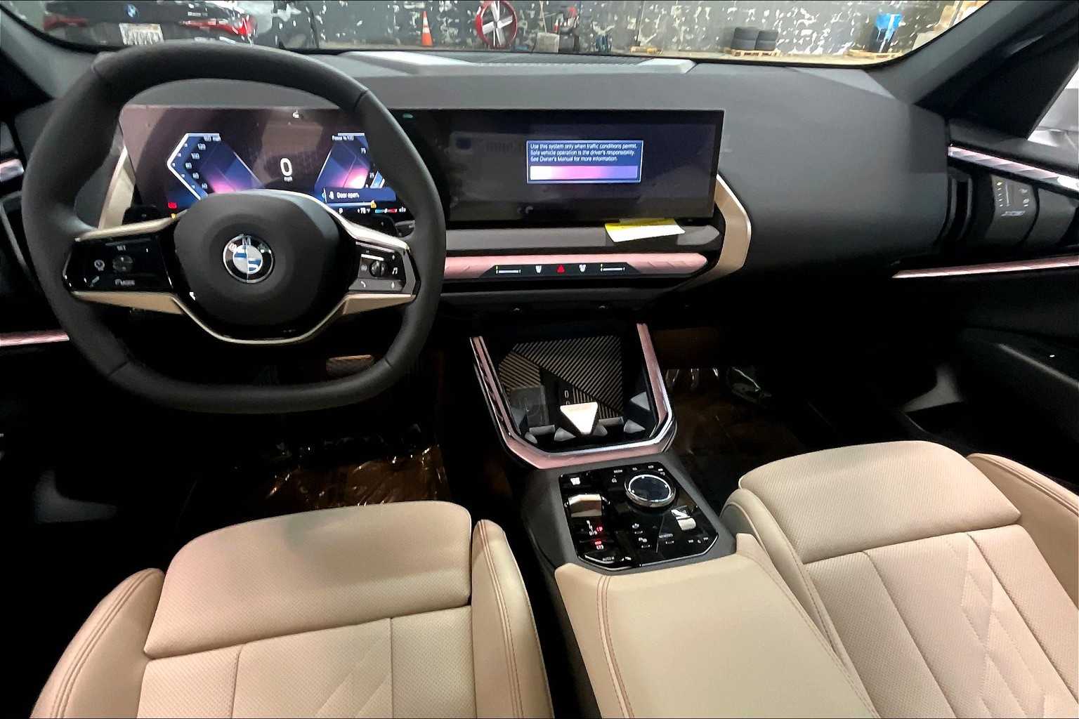 Vehicle image 15 of 32