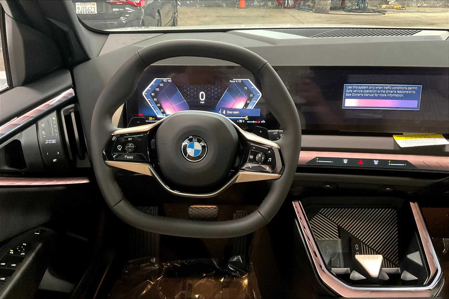 Vehicle image 14 of 32