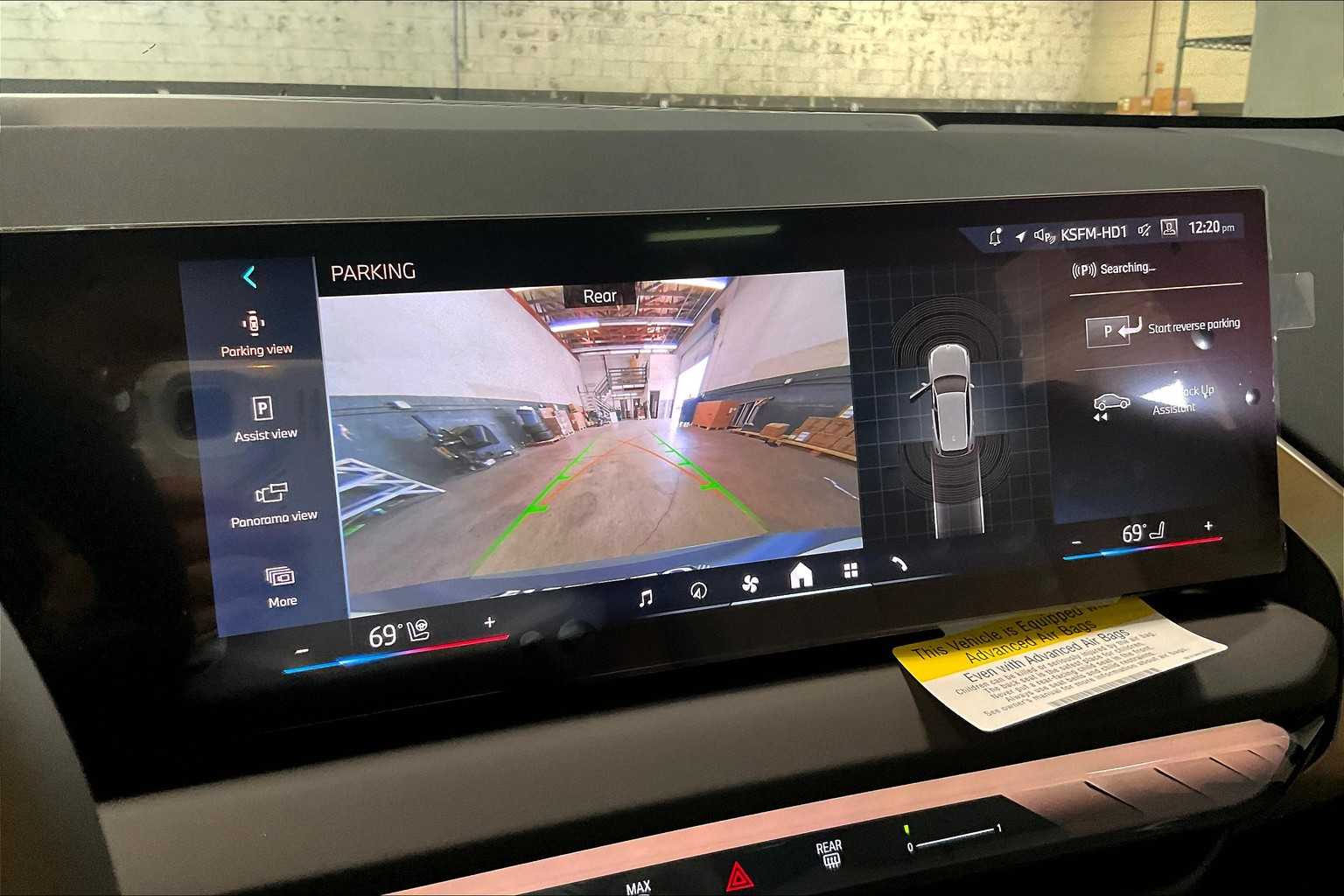 Vehicle image 19 of 32