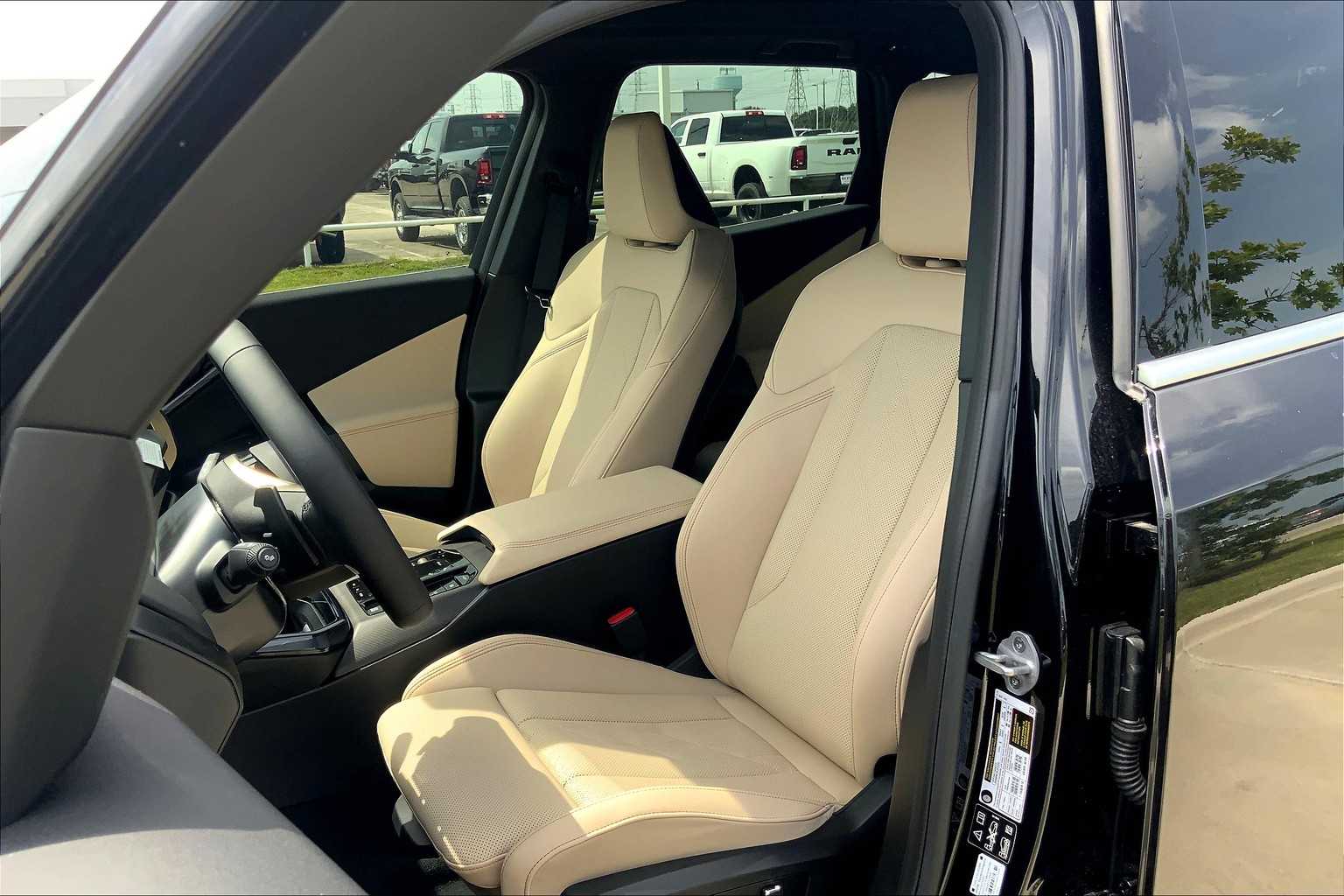 2025 BMW X3 30 xDrive Image 9 of 19