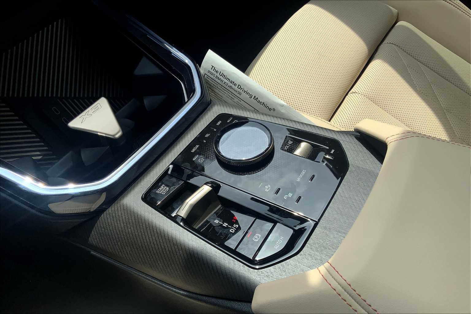 2025 BMW X3 30 xDrive Image 13 of 19