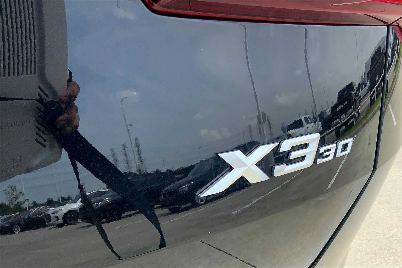 2025 BMW X3 30 xDrive Image 17 of 19