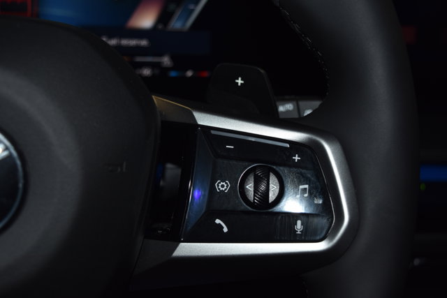 Vehicle image 13 of 27