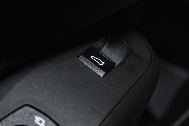 Vehicle image 10 of 27