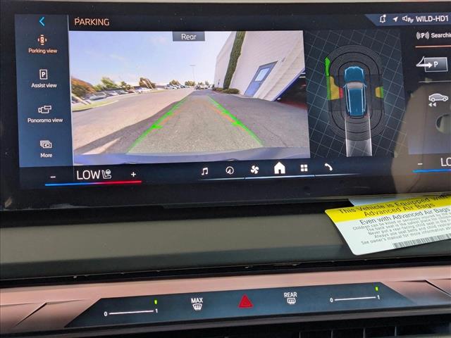 Vehicle image 13 of 17