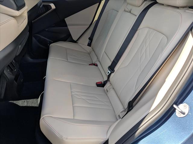 Vehicle image 10 of 17