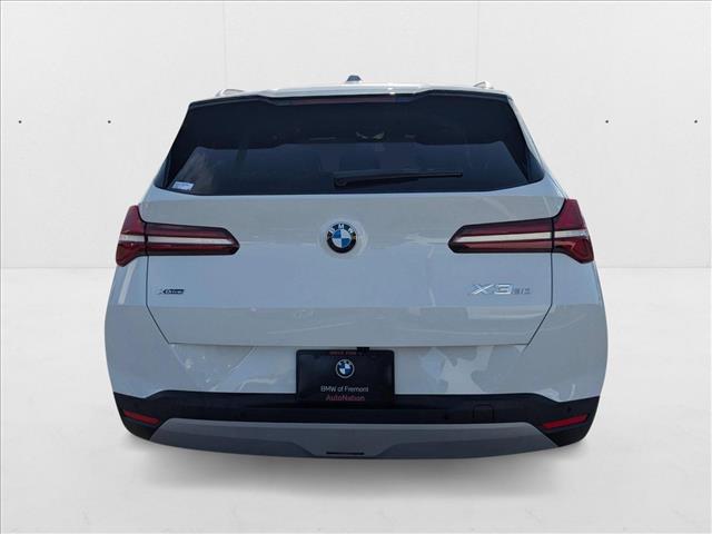 Vehicle image 4 of 18