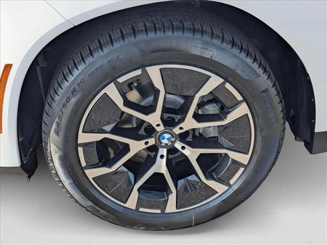 Vehicle image 8 of 18