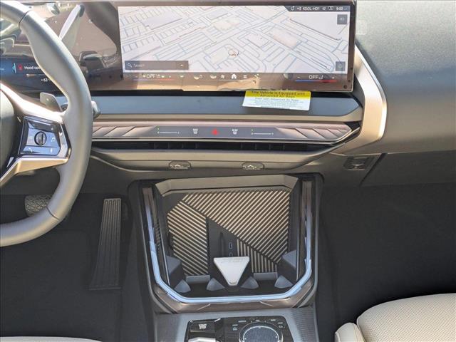Vehicle image 16 of 18