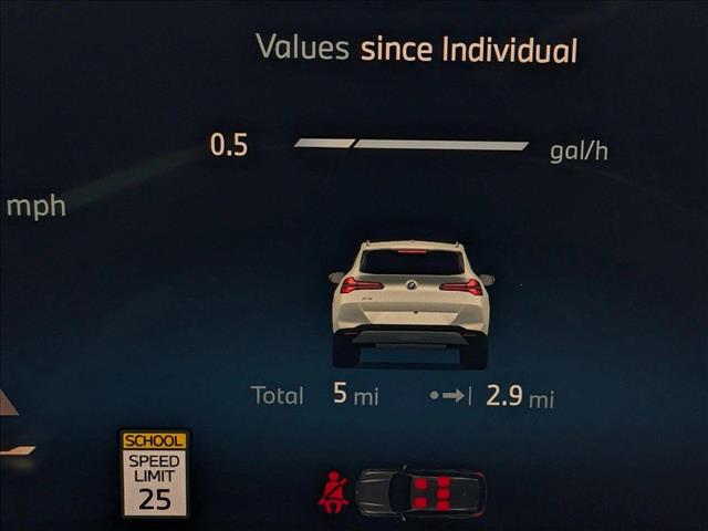 Vehicle image 17 of 18