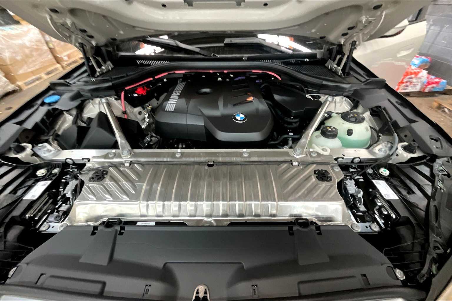 Vehicle image 7 of 32