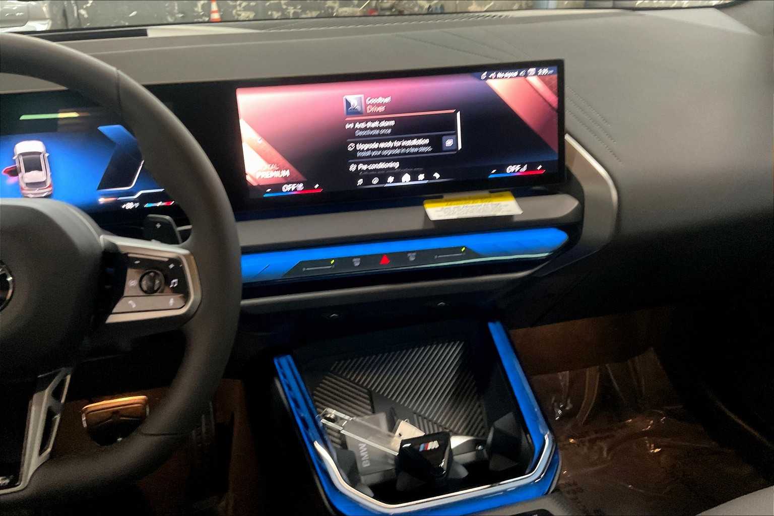 Vehicle image 18 of 32