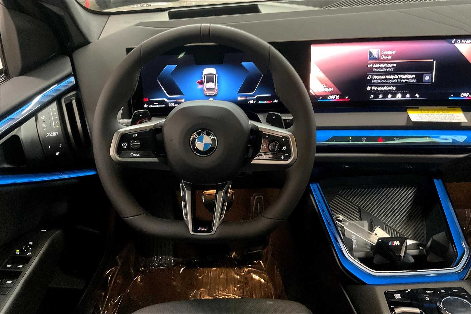 Vehicle image 16 of 32