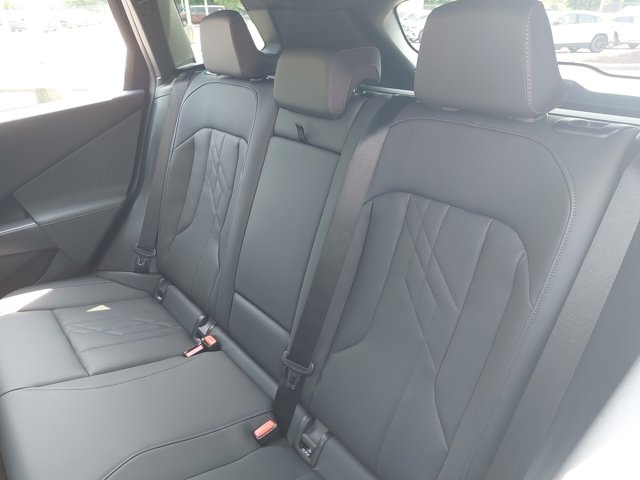 Vehicle image 15 of 38