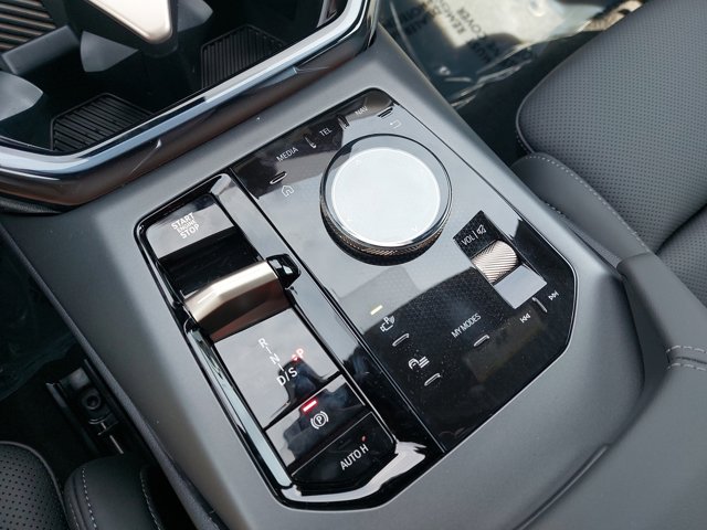 Vehicle image 26 of 38