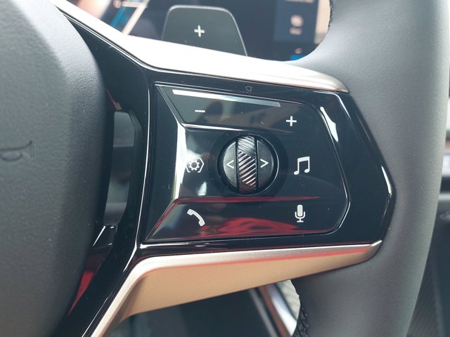 Vehicle image 19 of 38