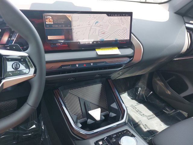 Vehicle image 21 of 38