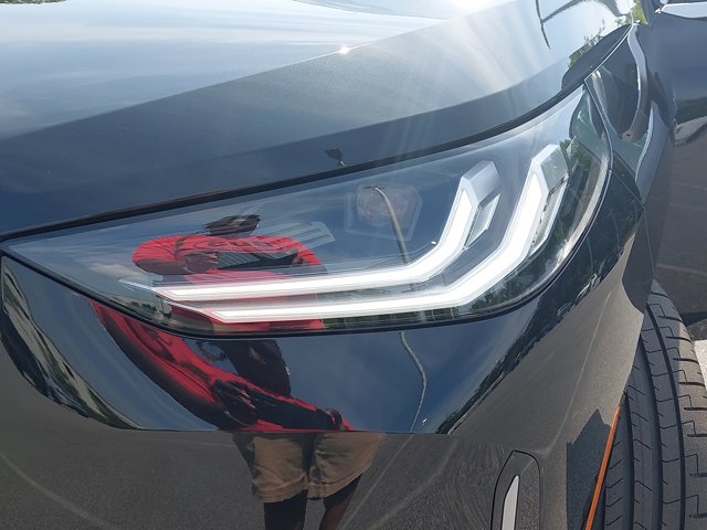 Vehicle image 33 of 38