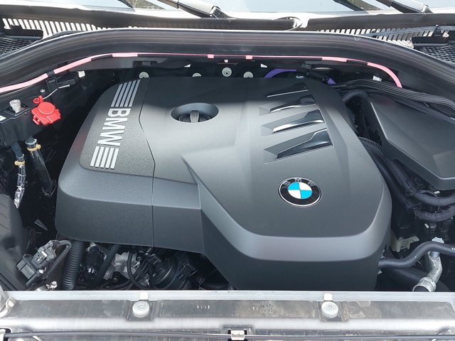 Vehicle image 32 of 38