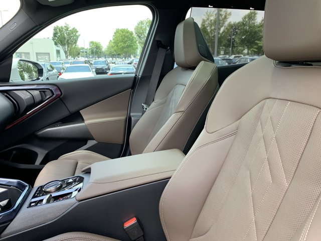 Vehicle image 15 of 37