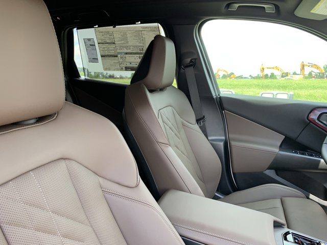 Vehicle image 14 of 37