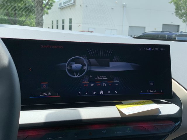 Vehicle image 26 of 37